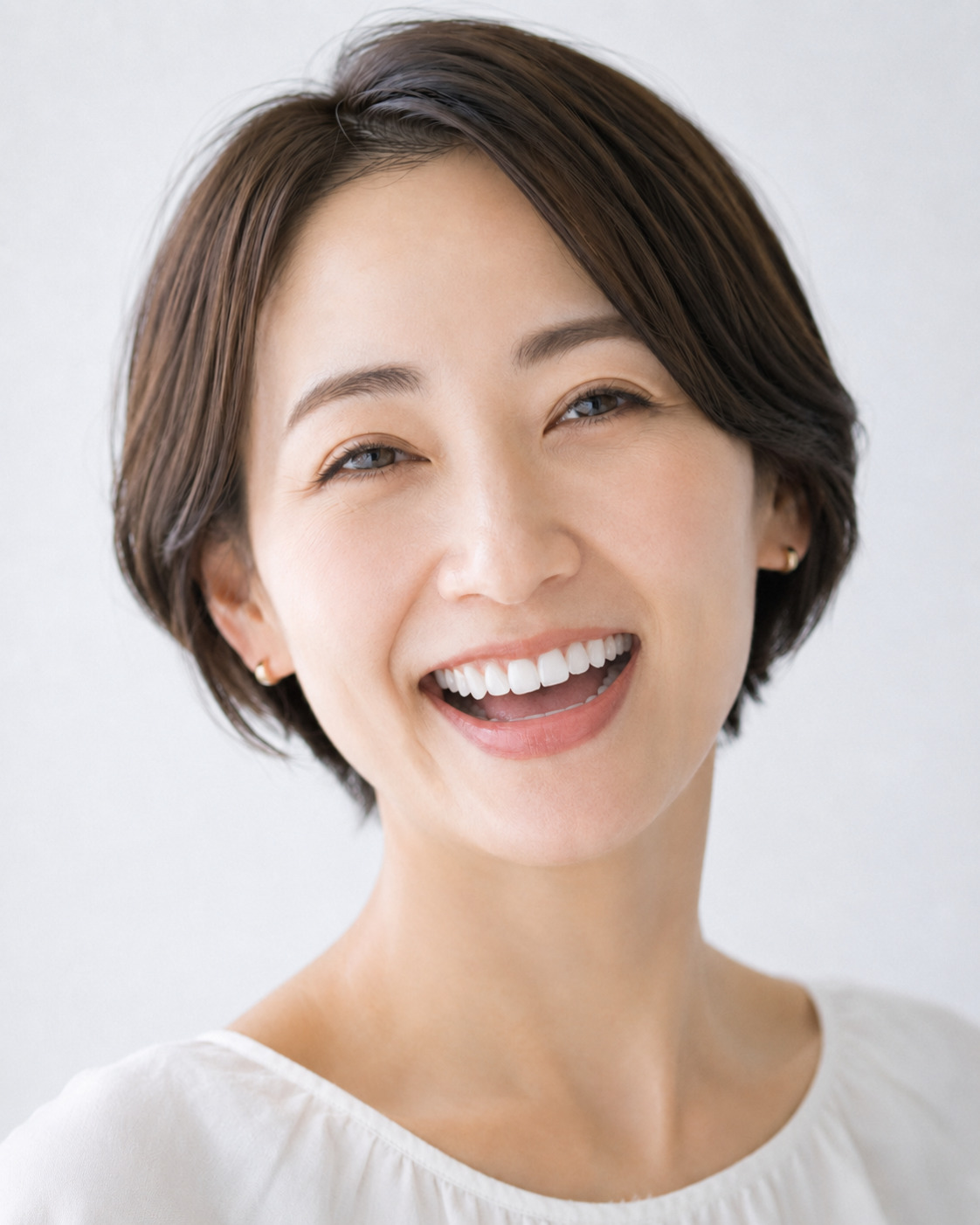 セラミック治療で自然な笑顔に